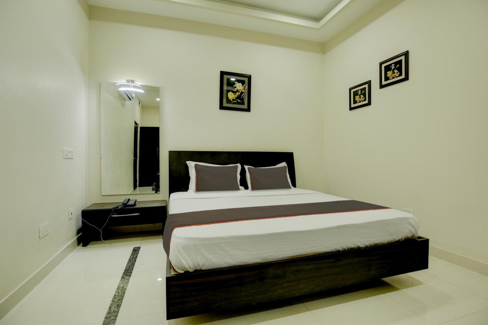 Super Collection O Ovel Hotel Grand Abadpura Exterior foto