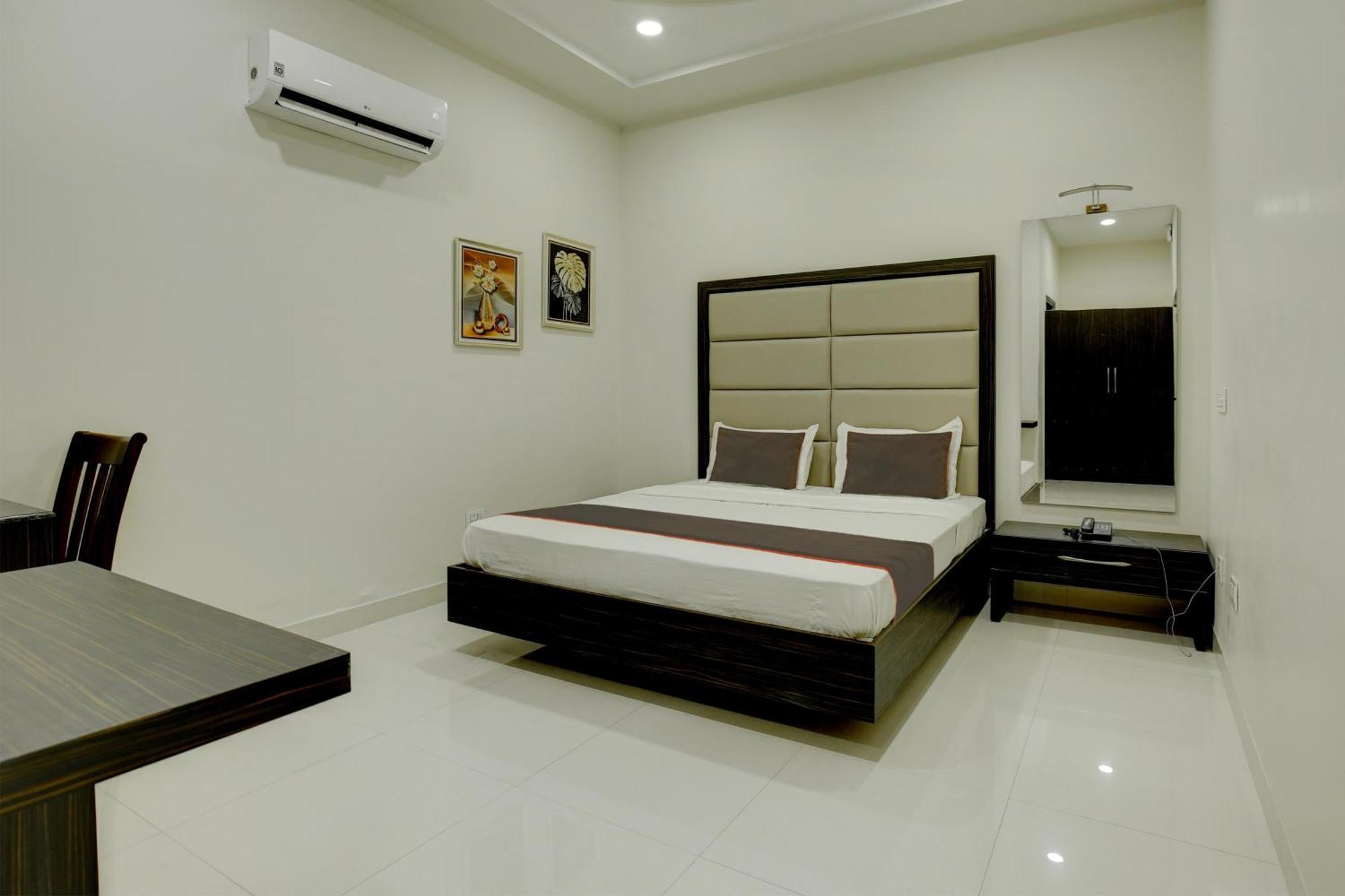 Super Collection O Ovel Hotel Grand Abadpura Exterior foto