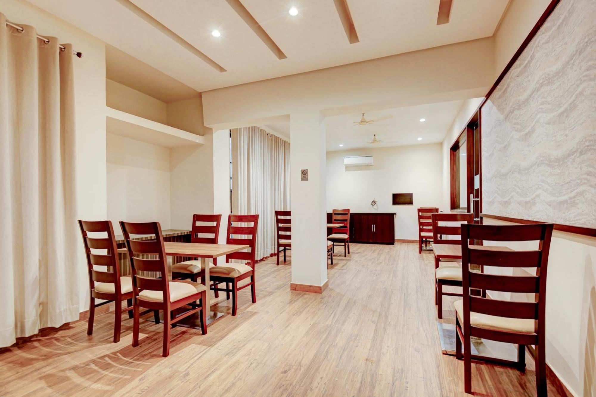 Super Collection O Ovel Hotel Grand Abadpura Exterior foto